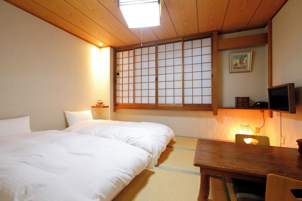 Standard Room | Down comforters, desk, WiFi (free)