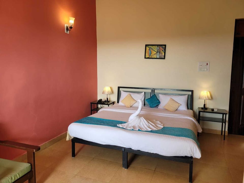 Double Room | Pillowtop beds, minibar, in-room safe, blackout drapes