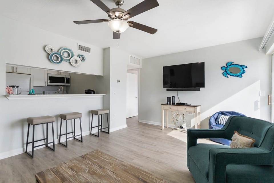 Madeira Beach Yacht Club 261G