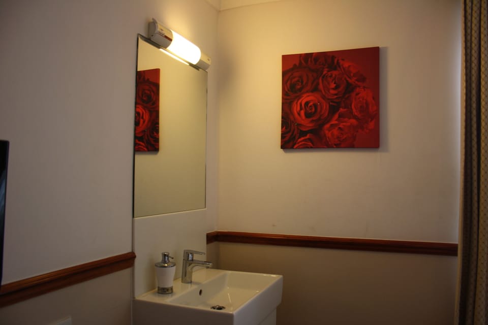 Triple Room, Shared Bathroom | Room amenity