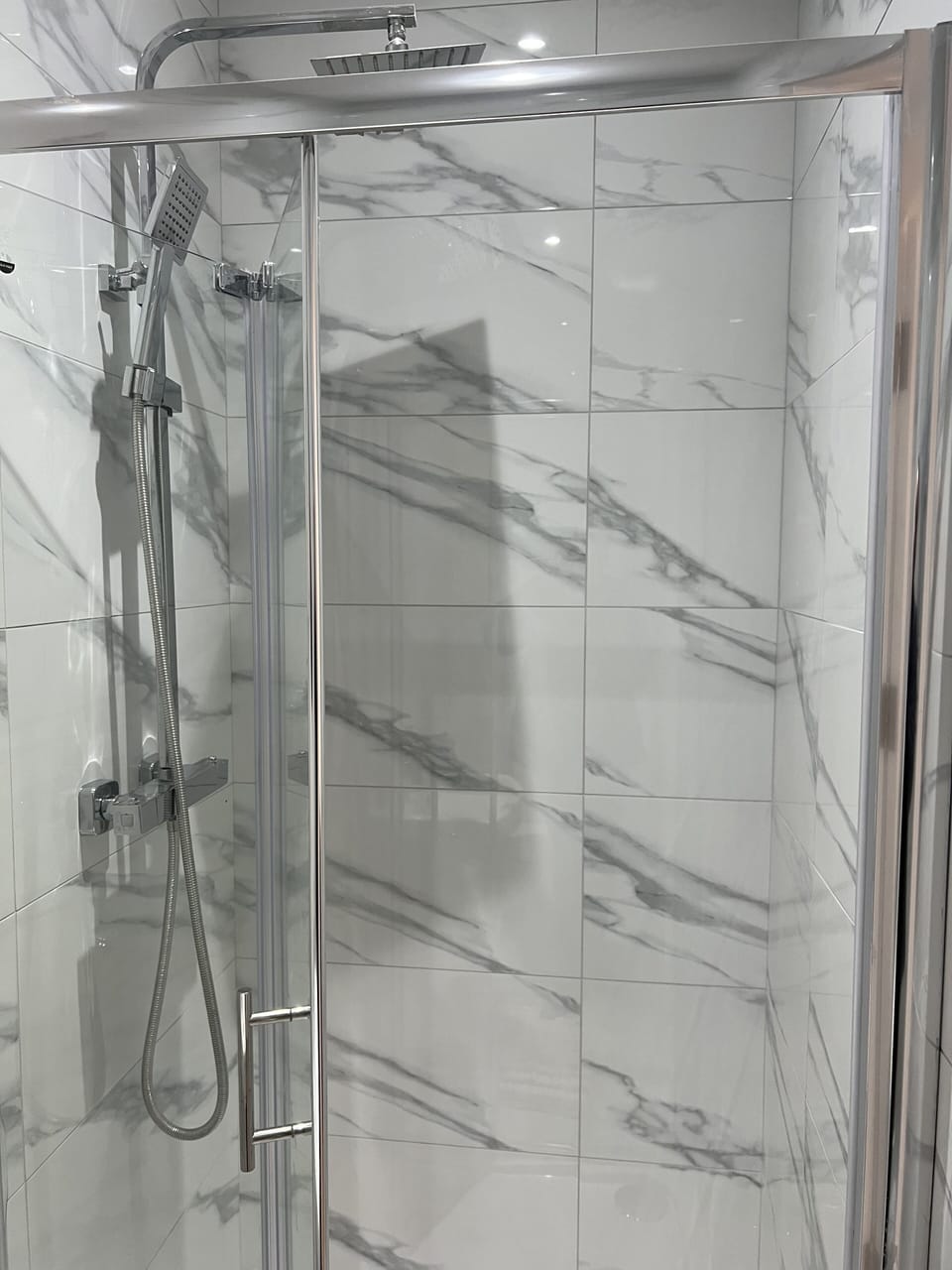 Family Double Room | Bathroom shower