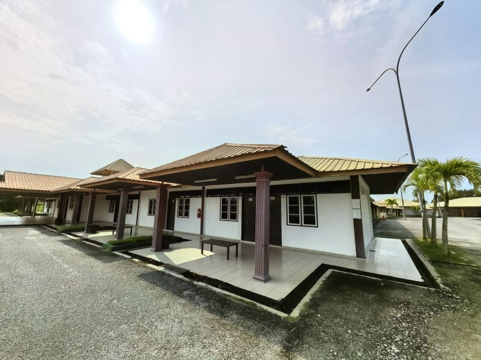 Standard Room, 1 Bedroom | Living area | Flat-screen TV