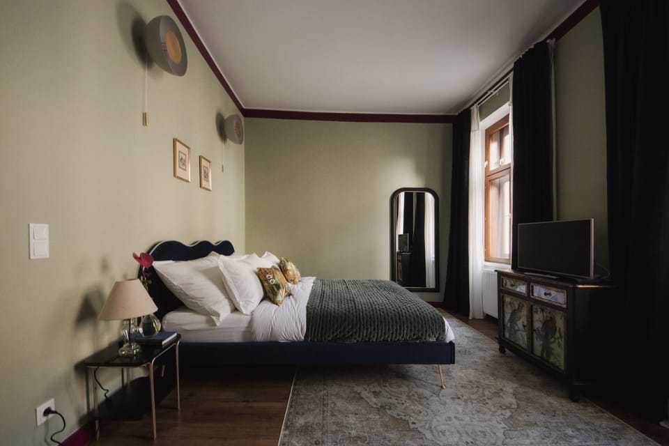 Double Room | Down comforters, desk, laptop workspace, iron/ironing board