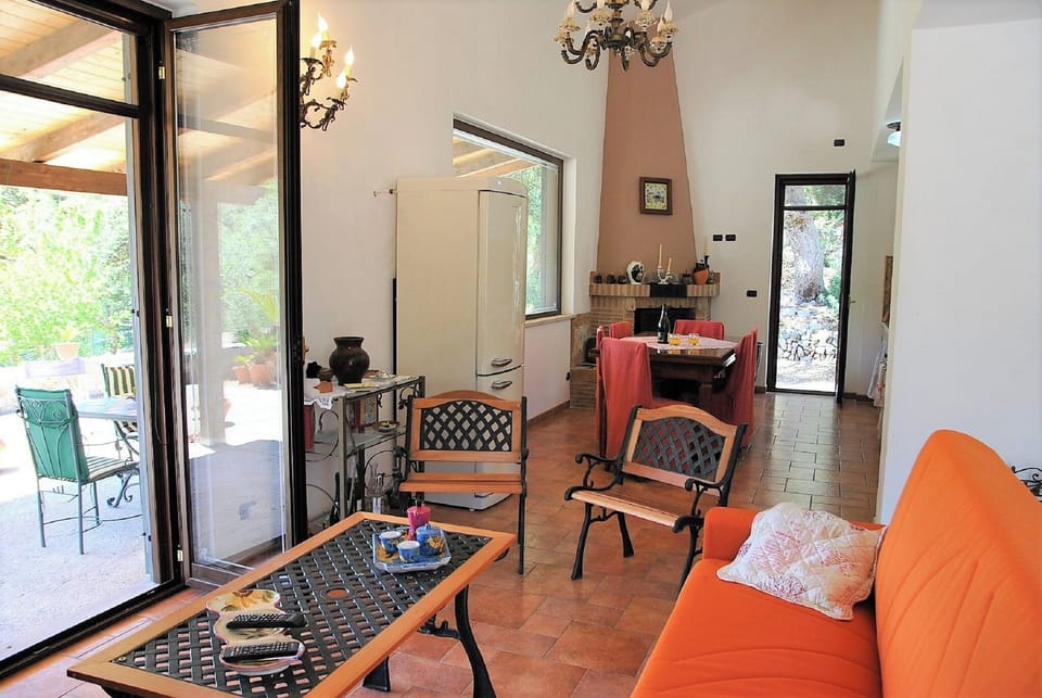 Villa, 3 Bedrooms, Smoking, Balcony | Lounge