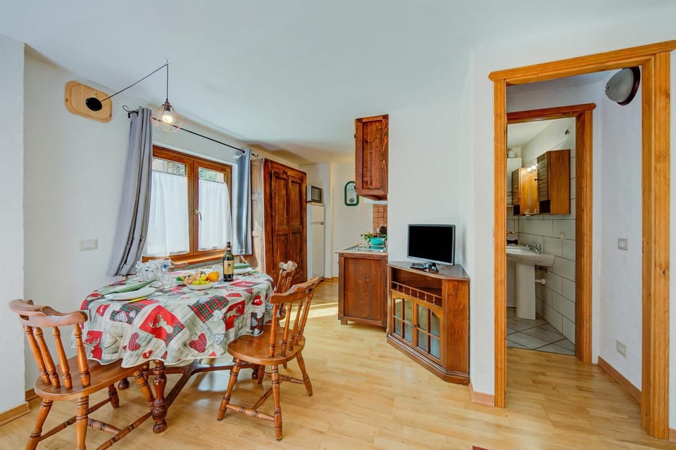 Standard Studio, Mountain View (Studio Clotes Ski In - Ski Out) | Dining