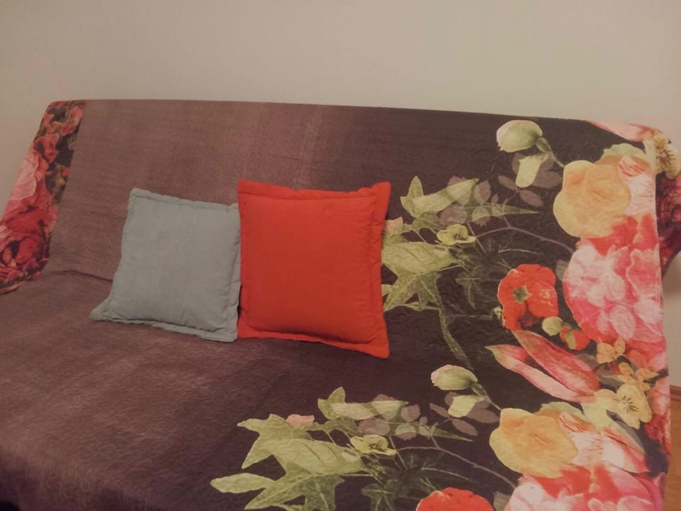 Family Apartment, 2 Bedrooms, Terrace, Courtyard View | 2 bedrooms, individually decorated, individually furnished