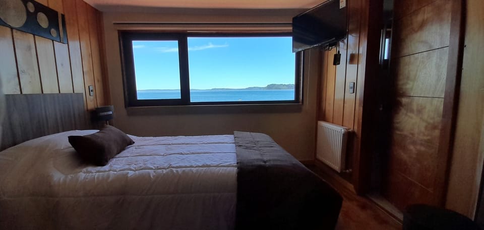 Single Room | Premium bedding, in-room safe, individually decorated