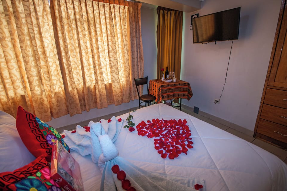 Classic Room | Desk, WiFi (free), bed sheets