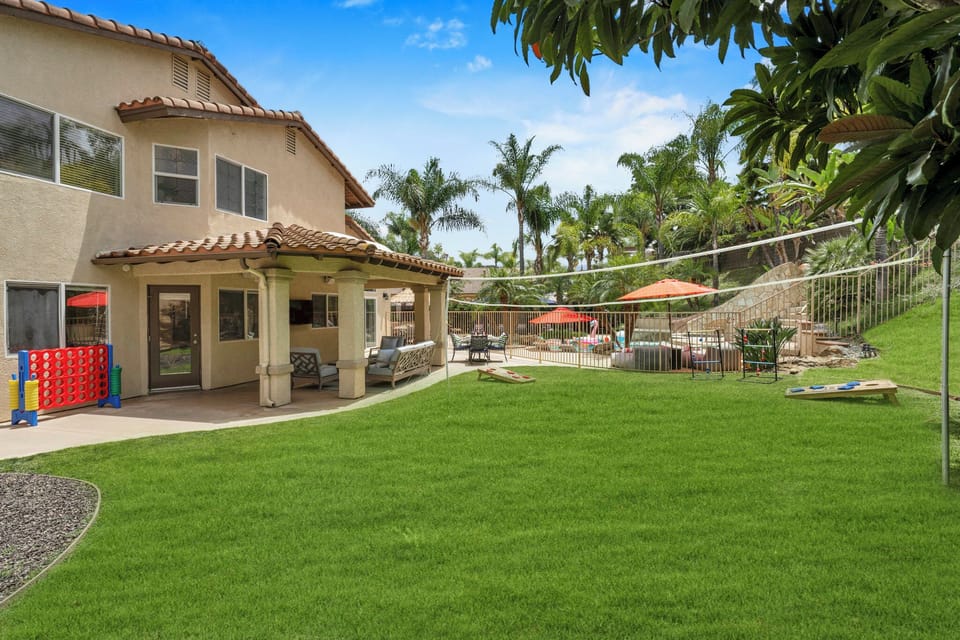 Plenty of yard space for pets to roam and games to unfold!
