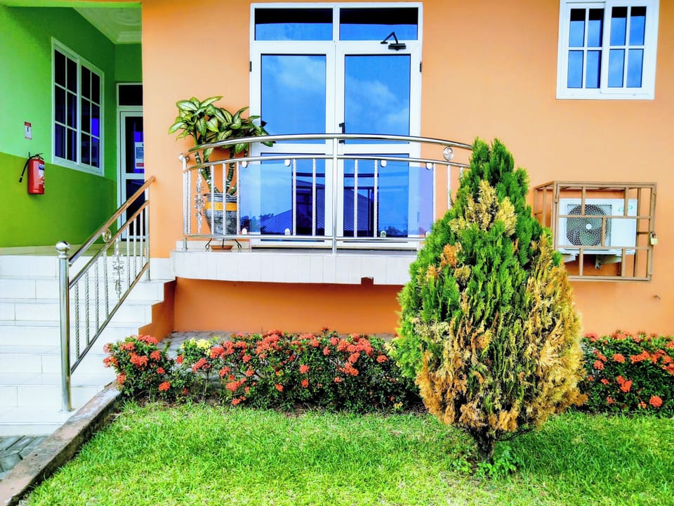 Room, Multiple Bedrooms, Accessible, Smoking | Exterior detail