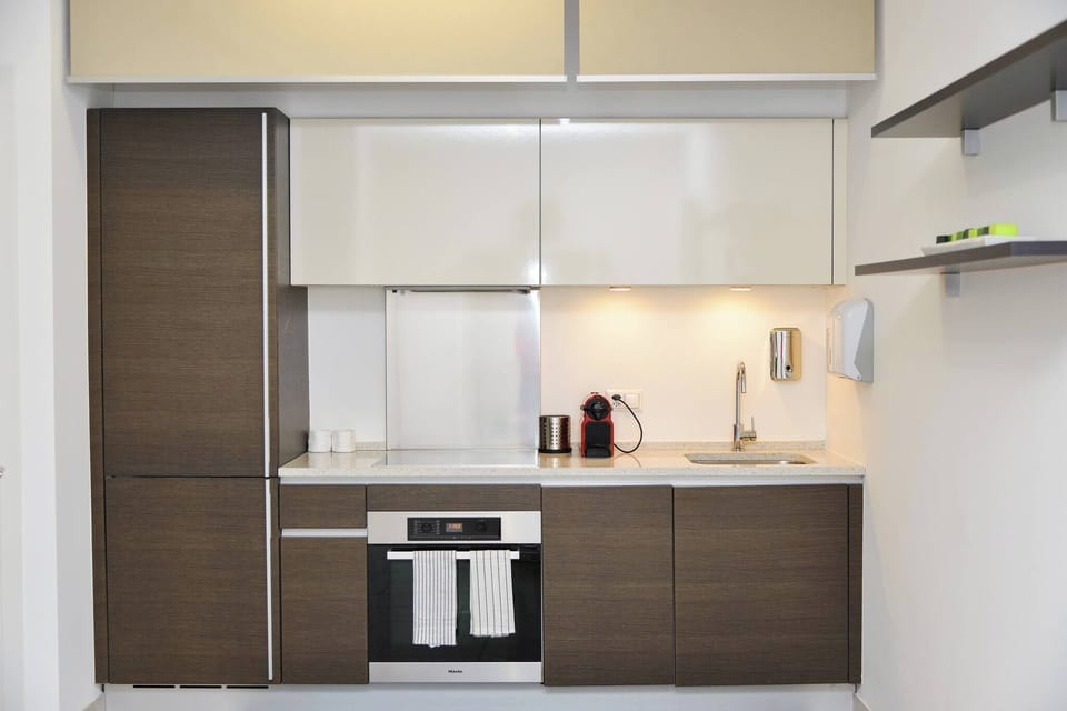 Apartment, 1 Bedroom, Balcony, City View | Interior