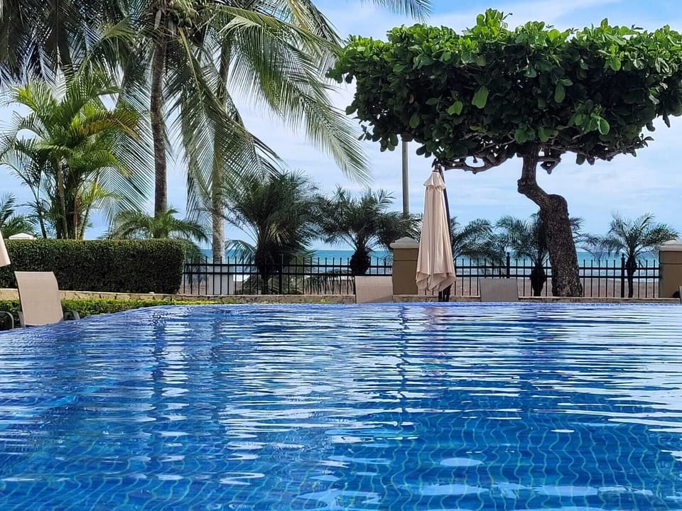 Shallow area of pool - great for small children