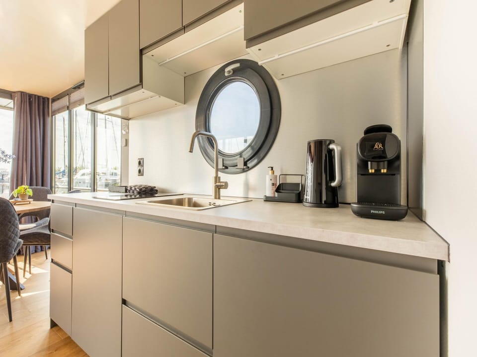 Mobile Home | Private kitchen | Dishwasher