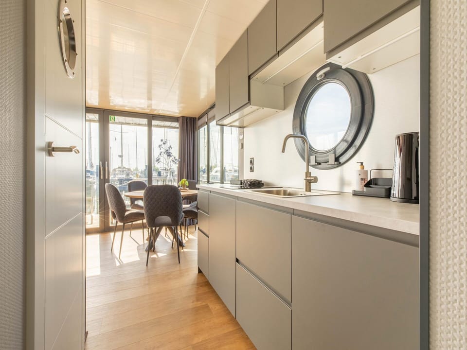 Mobile Home | Private kitchen | Dishwasher