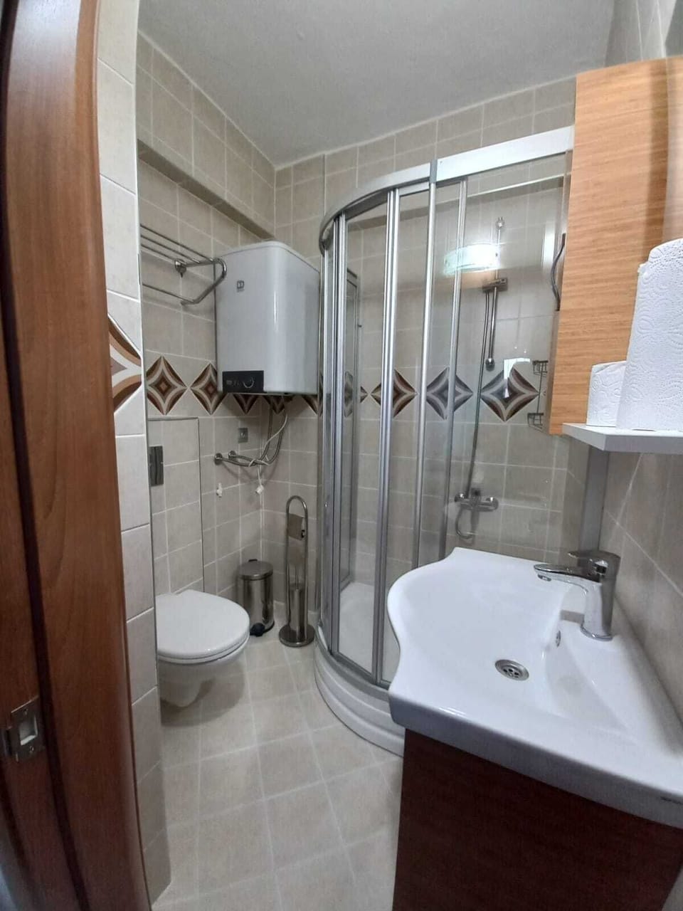 Deluxe Double or Twin Room | Hypo-allergenic bedding, desk, laptop workspace, free WiFi