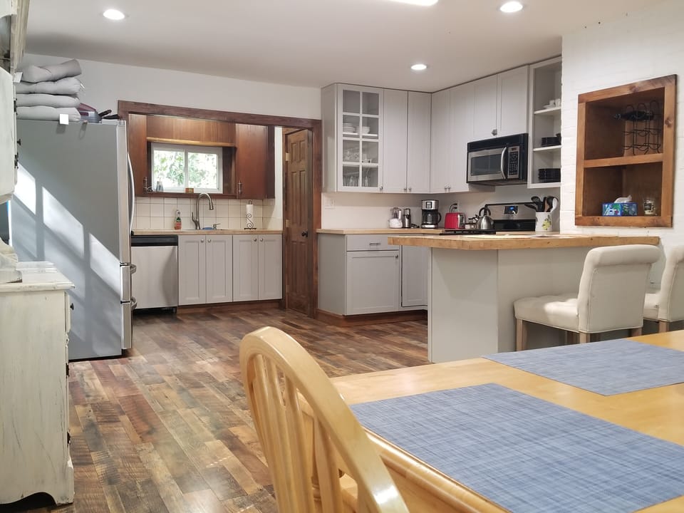 Kitchen/Dining area