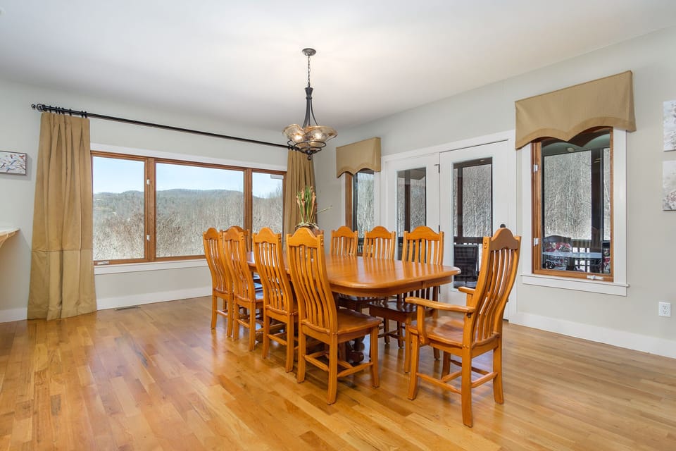 Dining area with seating for up to 10.