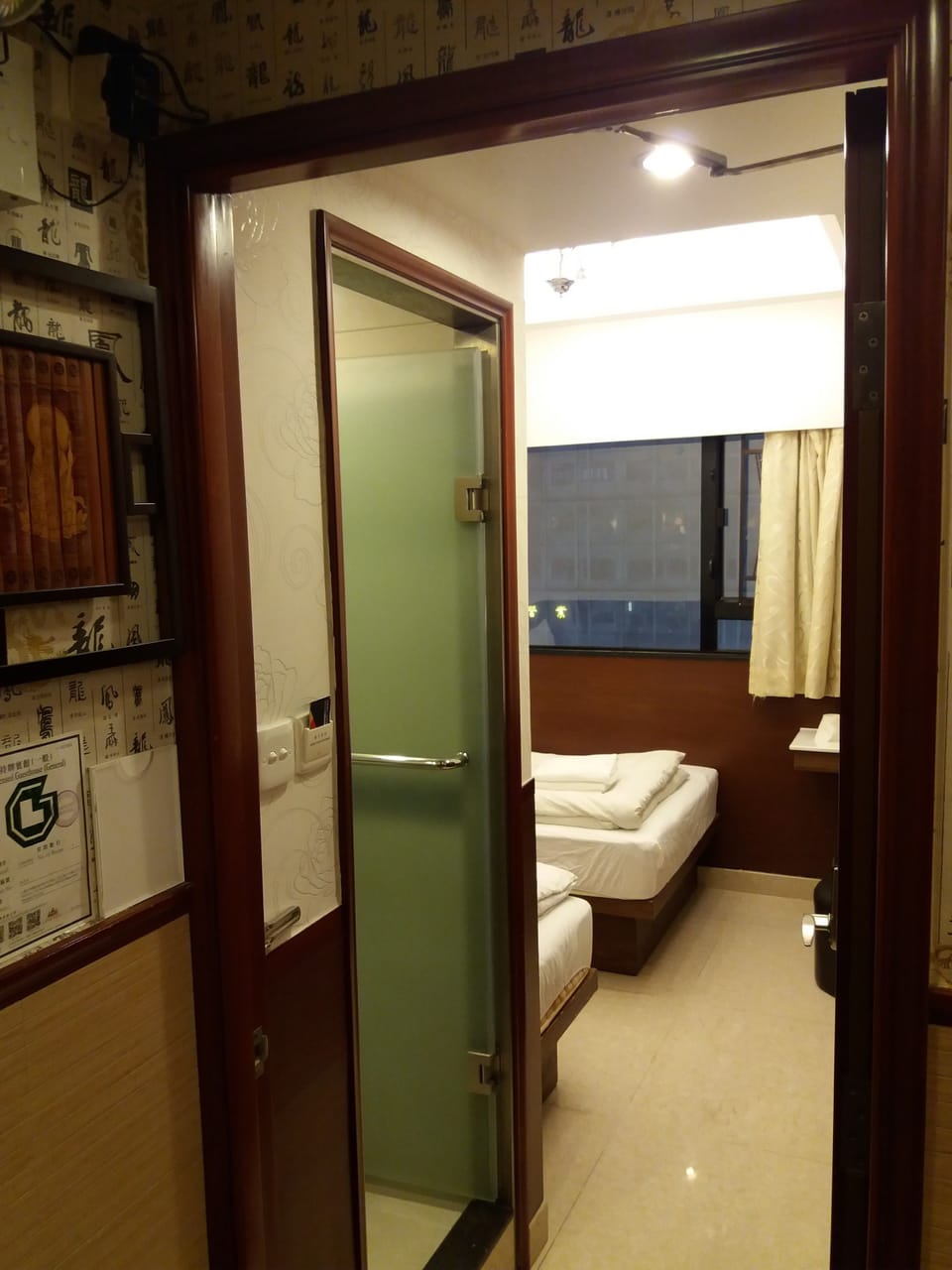 Deluxe Triple Room(with Window) | Free WiFi, bed sheets