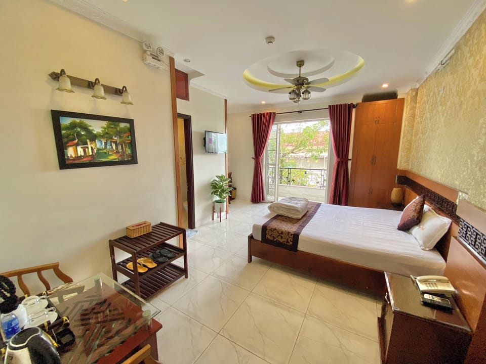 Premium Double Room | Minibar, in-room safe, desk, laptop workspace