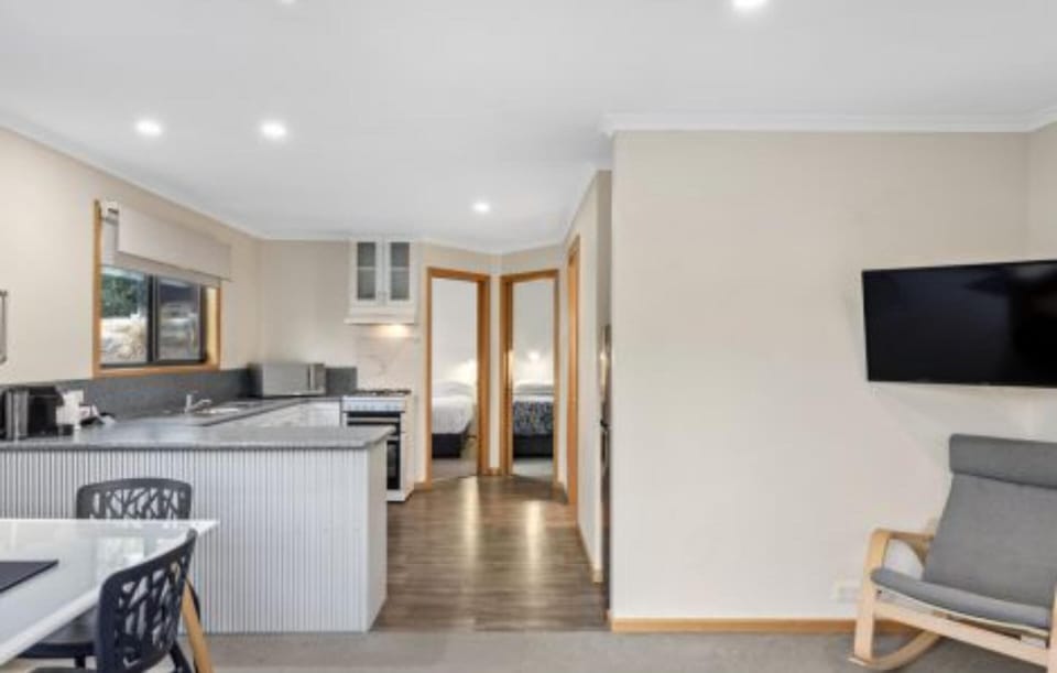 Deluxe Cabin  | In-room dining