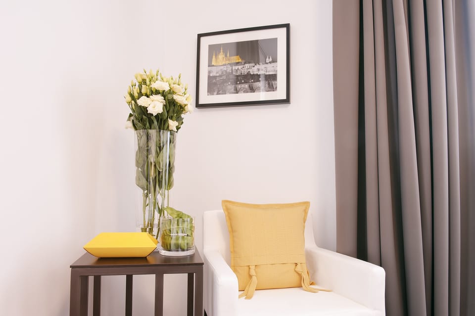 Egyptian cotton sheets, premium bedding, in-room safe