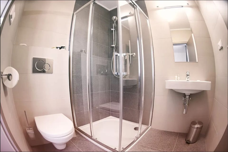 Shower, free toiletries, hair dryer, towels