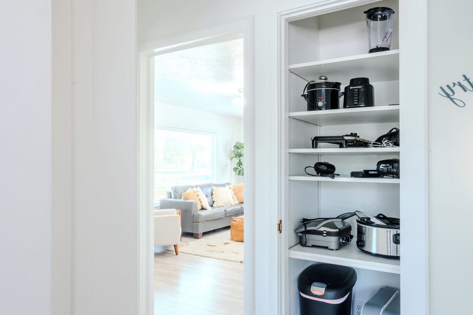 Pantry/Appliances for your use