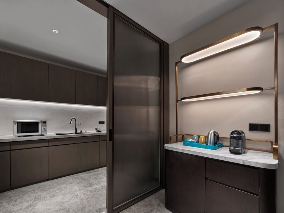 Grand Suite | Down comforters, minibar, in-room safe, desk