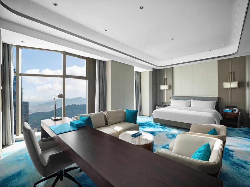 Premier King Room | Down comforters, minibar, in-room safe, desk