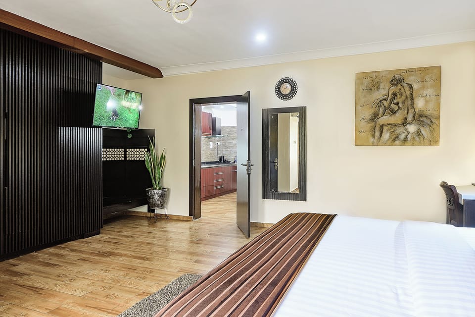 Luxury Apartment, 1 Bedroom | Premium bedding, in-room safe, desk, laptop workspace