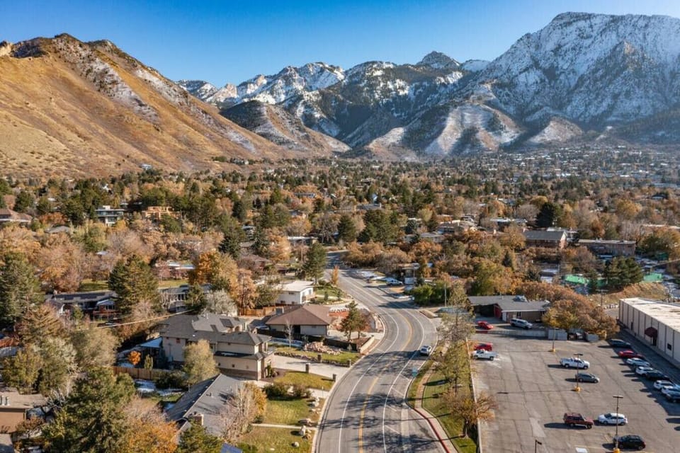 Spectacular Mt Olympus and the neighborhood