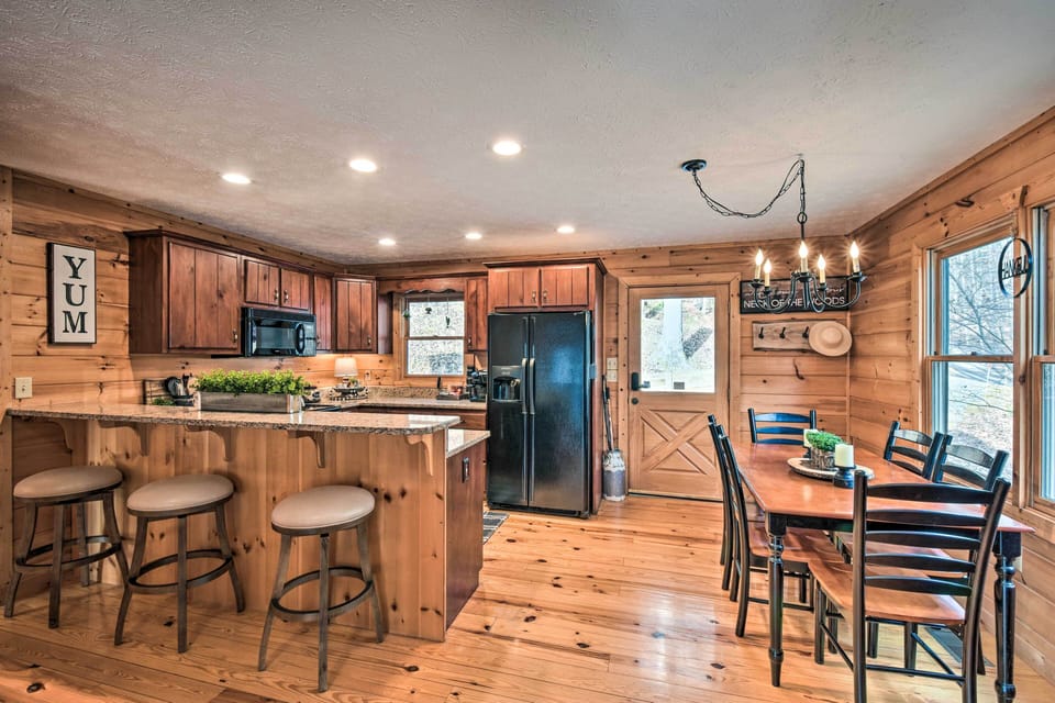 Kitchen | 1st Floor | Dishwasher | Breakfast Bar | Coffee Maker