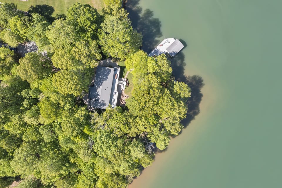 Your private dock has plenty of room to sun, swim, dive, float, boat, kayak, fish, and picnic.