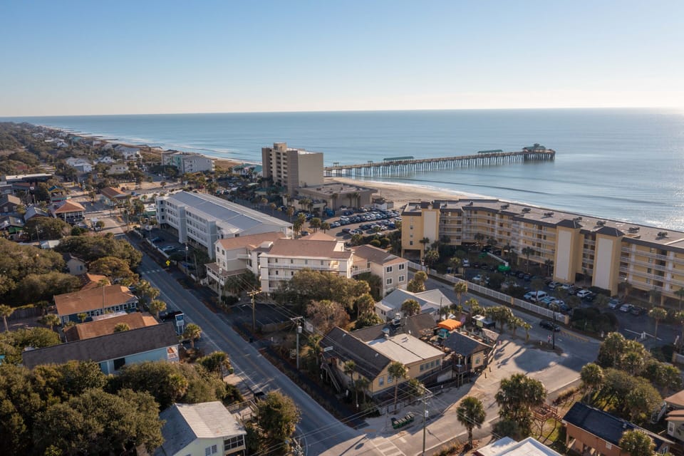 Pier Point Villa walking distance to town and pier