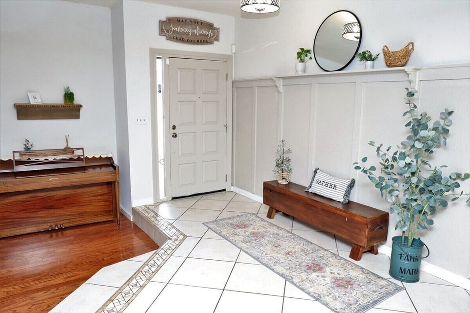Inviting Entry, has a stepdown to living space