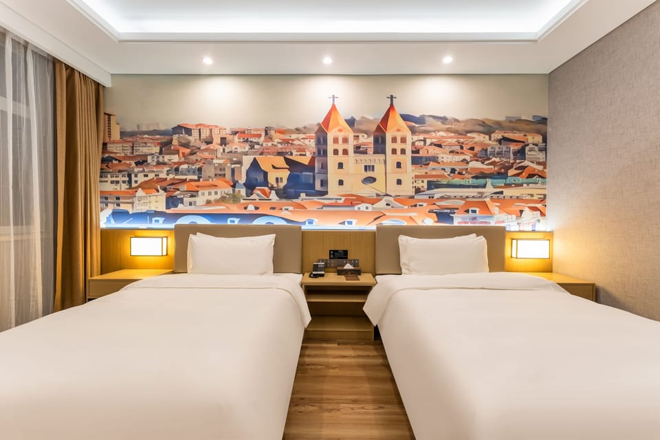 Superior Twin Room | Egyptian cotton sheets, down comforters, desk, laptop workspace