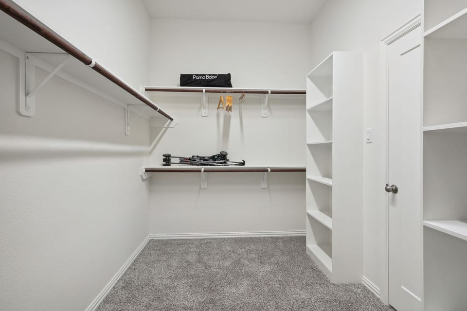 Master closet 