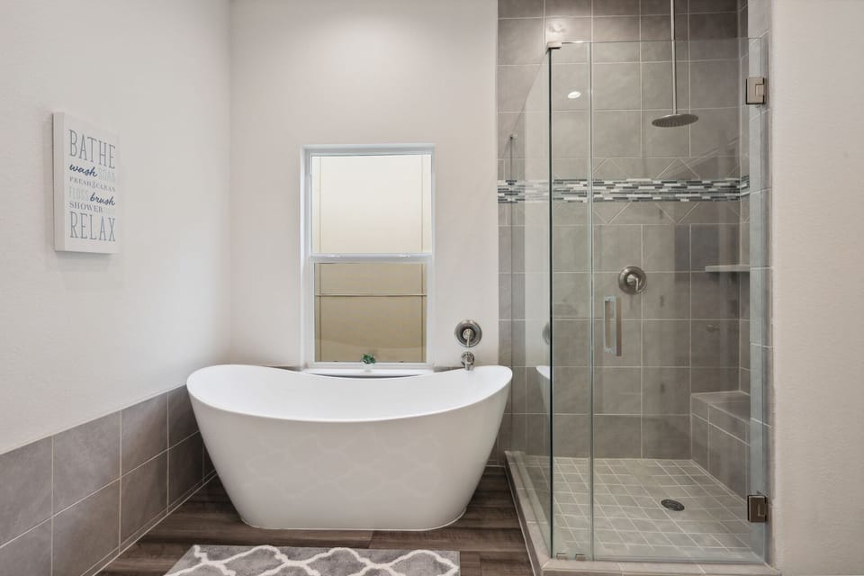 Large Soaking tub with separate shower and bench