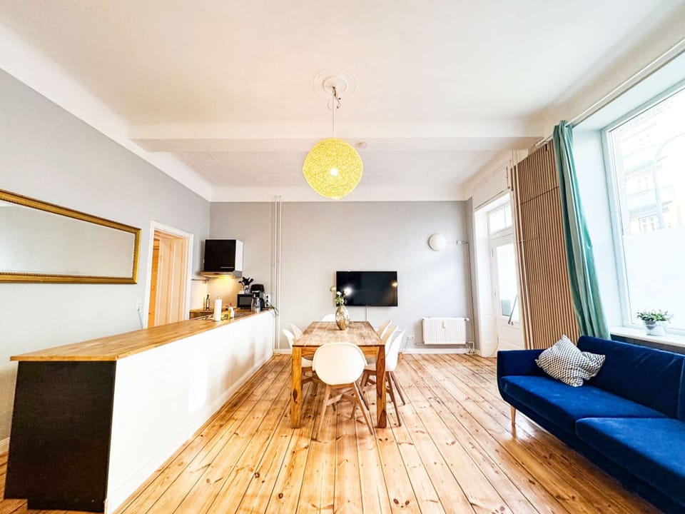 Livingroom Kitchen