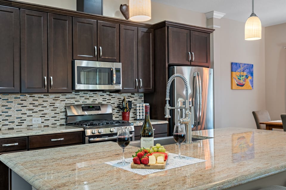 Have the best time and great tasting meals with family and friends during this trip! You will surely love this modern kitchen because it has everything you need! Book this property now!