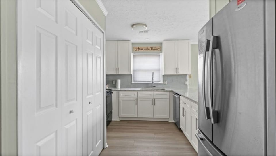 A fully stocked kitchen makes meal preparation a breeze.