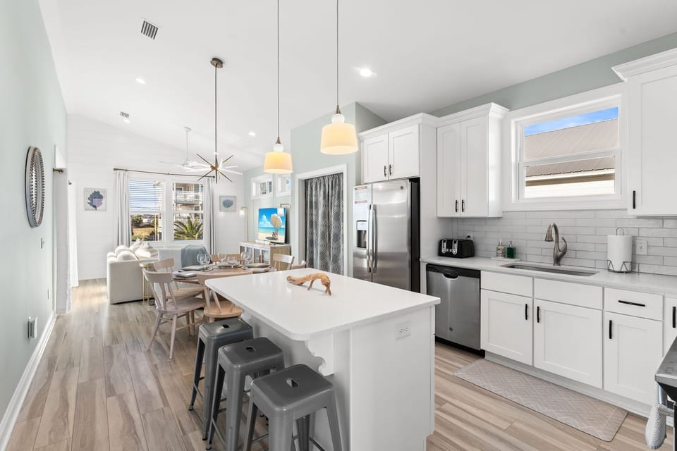 The 2nd floor is absolutely full of light , tons of open space and beautiful furnishings, as well as a fully stocked kitchen perfect for dining in or snacking