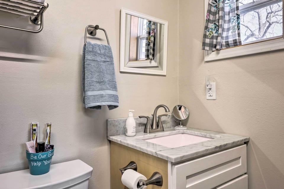 Full Bathroom | Walk-In Shower | Complimentary Toiletries | Towels Provided