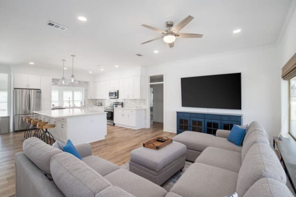 Large open floor plan.