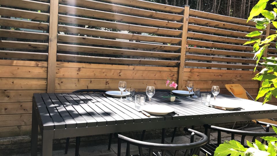Outdoor dining