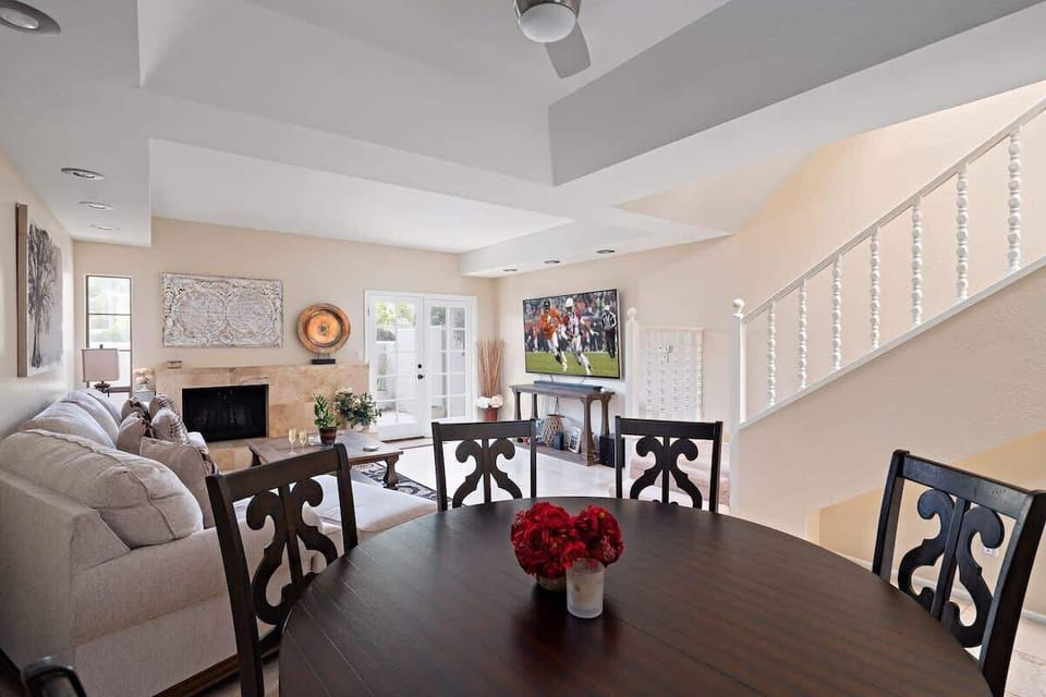 1st Floor: Bright & Light living space seamlessly flowing the dining area with the living room.