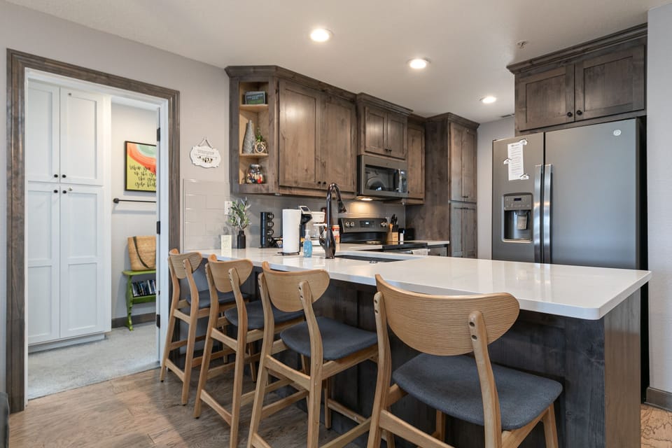 Kitchen and Bar