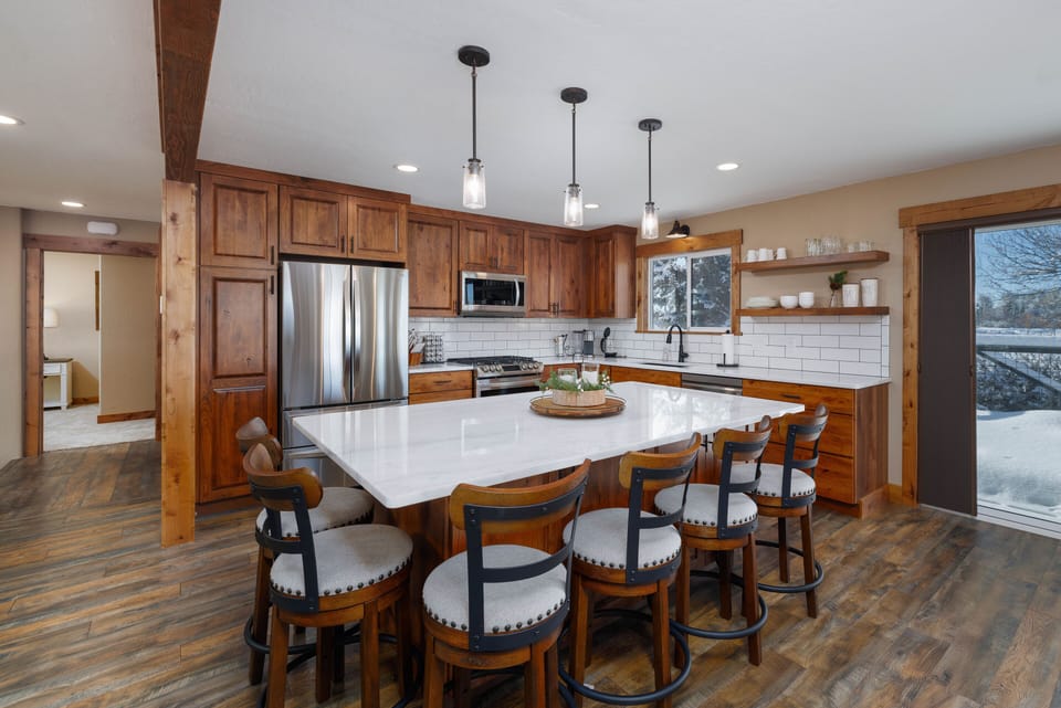 Plenty of seating in the kitchen.