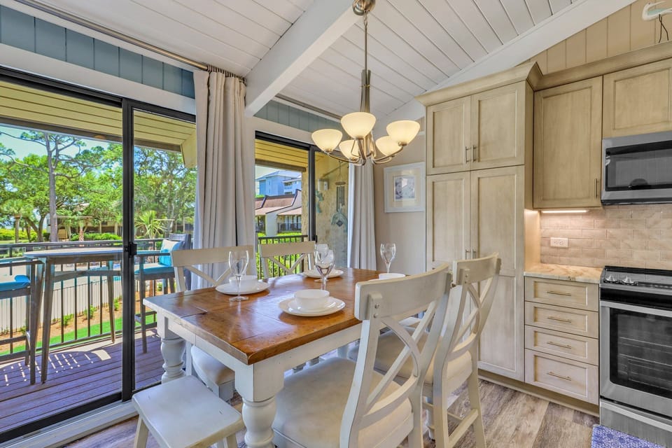 Dining table with 6 chairs.