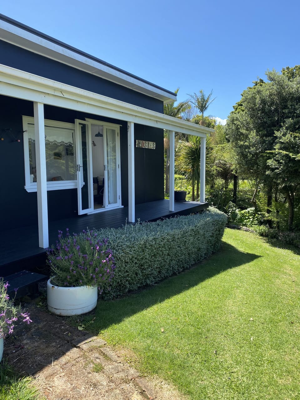 Rosies cottage - pretty garden